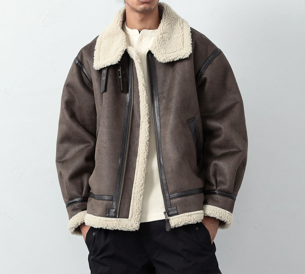 ミリタリータイプの革ジャン“B-3”