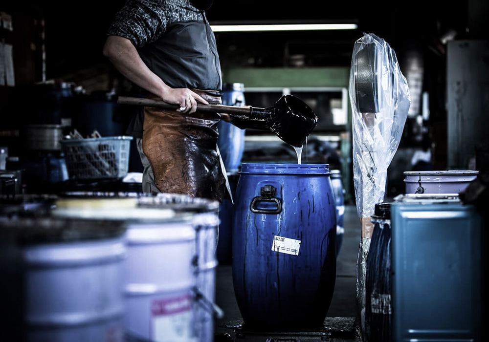 【保存版】レザージャケットが“臭くなる”理由とその対処法とは?