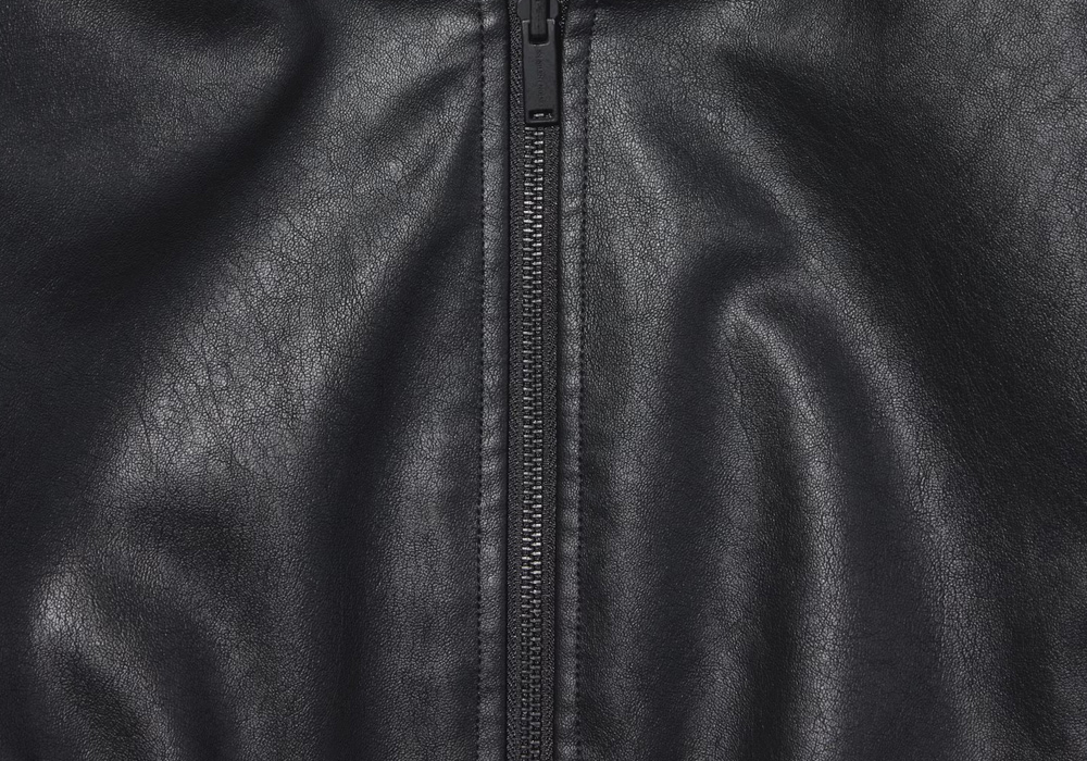 初めての革ジャン選び｜本革と合皮どっちが正解？