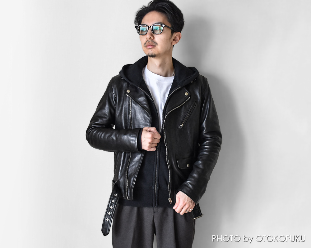 今の時期は革ジャンにスウェットがちょうどいい｜相性がいい理由とおすすめの選び方