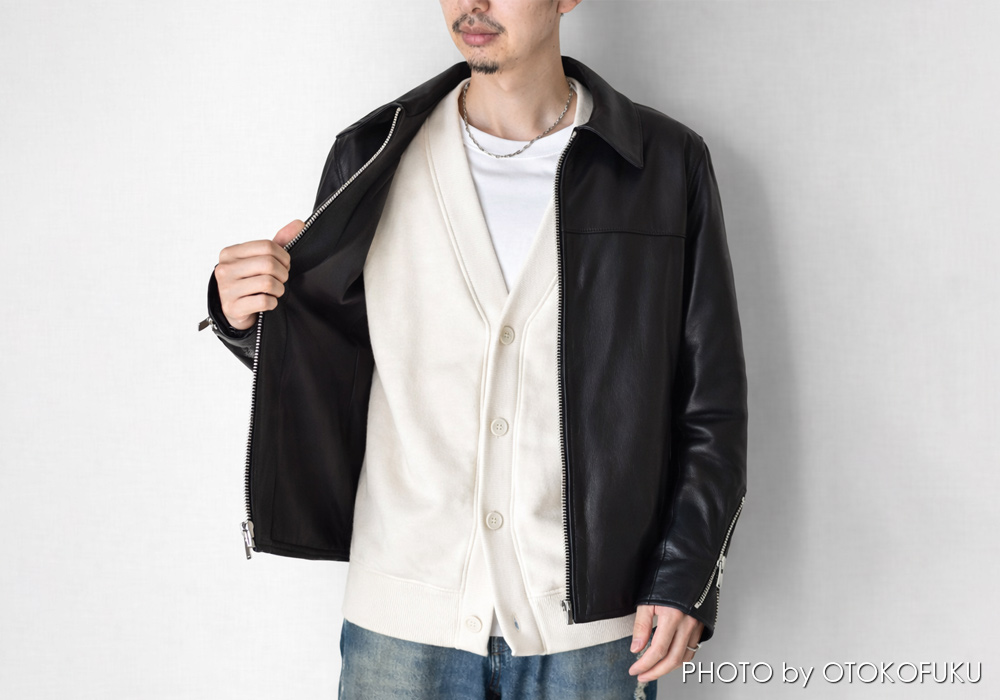 今の時期は革ジャンにスウェットがちょうどいい｜相性がいい理由とおすすめの選び方