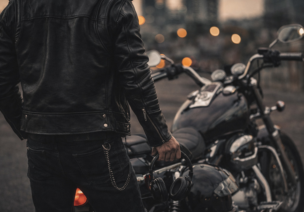 【GYLGインタビュー前編】GYLGデザイナーが語る“革ジャンづくりの原点”とは?